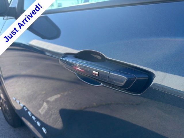 Used 2025 Chevrolet Traverse LT w/ Sun and Wheel Package FWD image 14