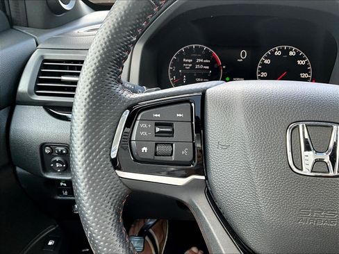 Used 2025 Honda Ridgeline Black Edition image 12
