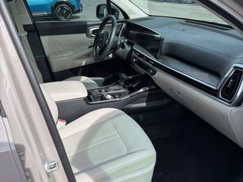 Certified 2025 Kia Sorento SX image 35