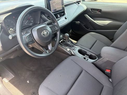 Used 2025 Toyota Corolla LE FWD image 11