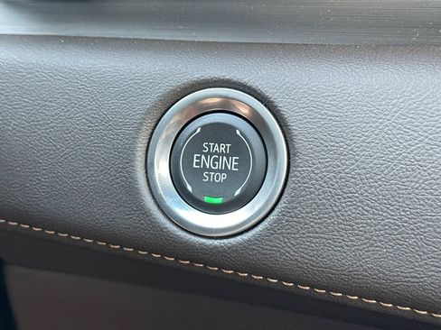 Used 2024 Cadillac Escalade Sport w/ LPO, ONYX Package image 36