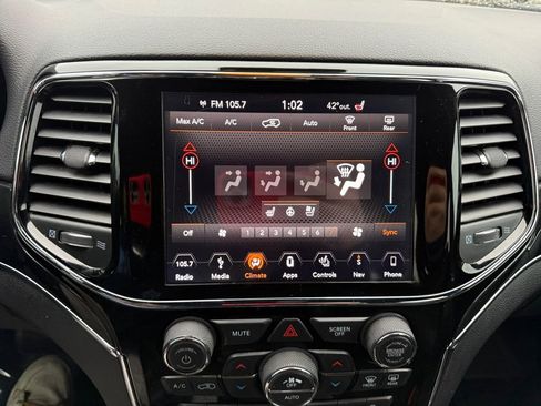 Used 2019 Jeep Grand Cherokee Trailhawk w/ Trailhawk Luxury Group image 22