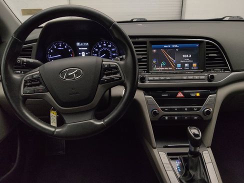 Used 2017 Hyundai Elantra Limited w/ Limited Tech Package 08 FWD image 22