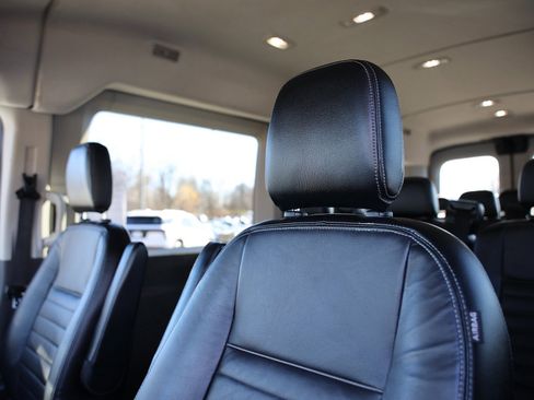 Used 2023 Ford Transit 350 XLT image 23