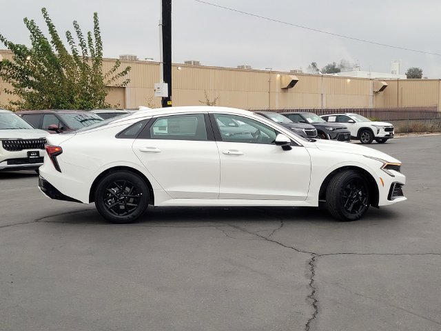 New 2027 Kia K5 LXS FWD image 4