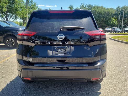 Certified 2025 Nissan Rogue SV FWD image 6