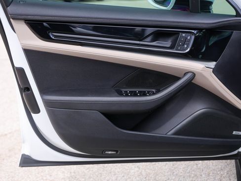 Used 2024 Porsche Panamera image 23