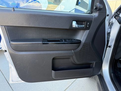 Used 2011 Ford Escape Limited image 26