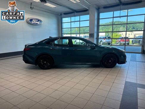 Used 2025 Toyota Camry SE w/ Convenience Package FWD image 18