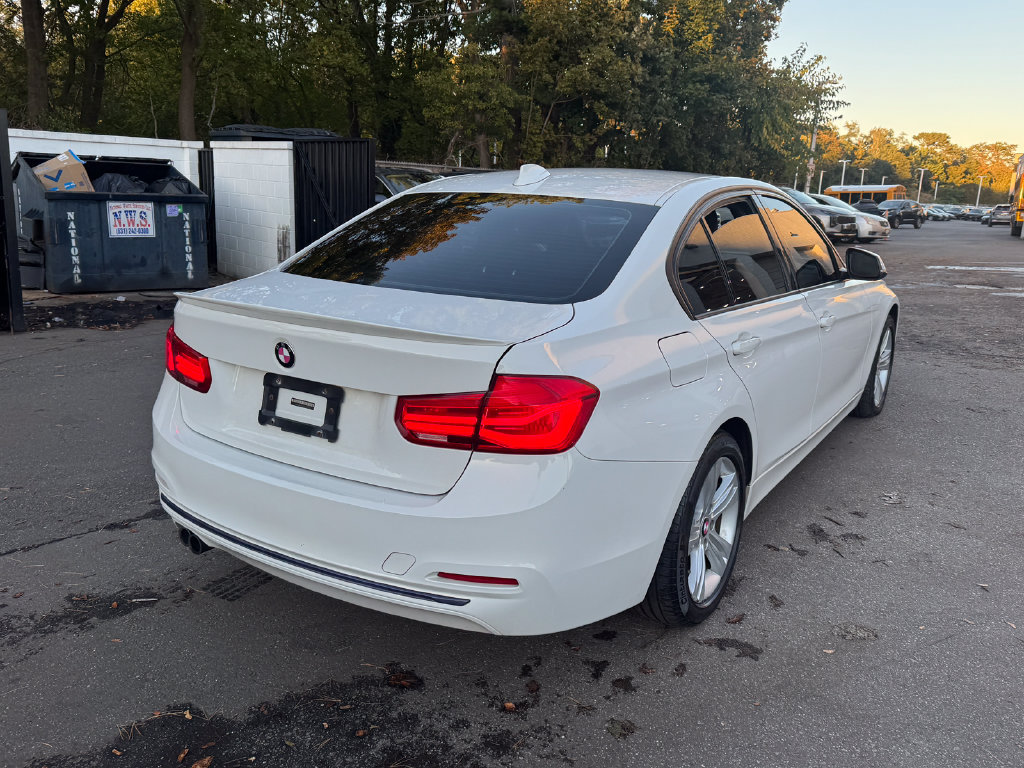Used 2016 BMW 328i xDrive Sedan AWD/4WD image 4