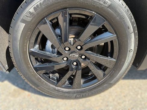 Used 2023 Chevrolet Equinox LS w/ Midnight Edition FWD image 24