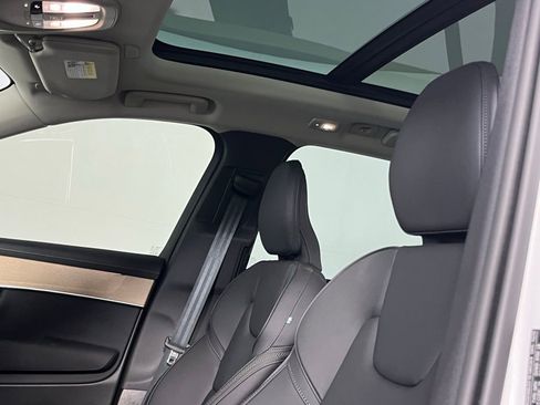 Used 2025 Volvo XC90 B5 Core w/ Protection Package Premier image 24