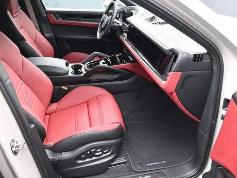 New 2026 Porsche Cayenne Turbo AWD/4WD image 12