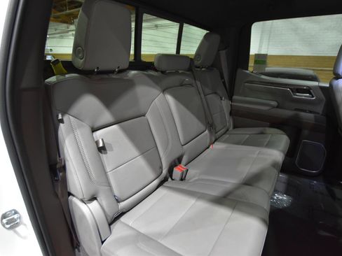 Used 2022 Chevrolet Silverado 1500 LTZ w/ LTZ Premium Package AWD/4WD image 52