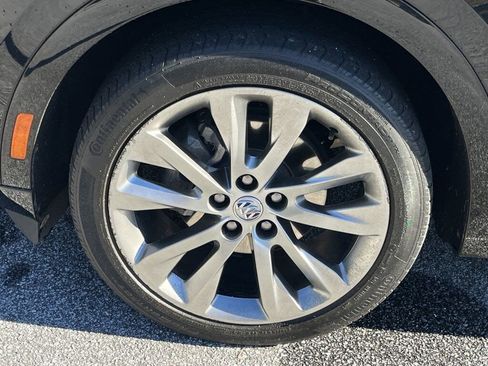 Used 2022 Buick Envision Avenir w/ Technology Package II image 33