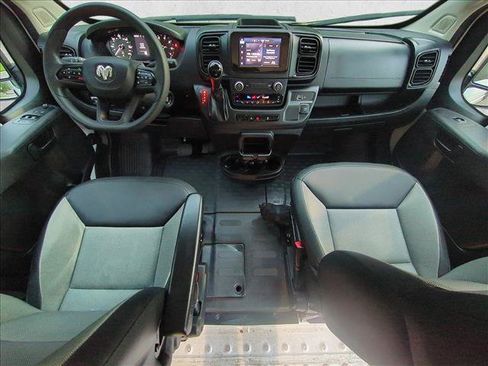 Used 2025 RAM ProMaster 2500 w/ Convenience Group FWD image 17