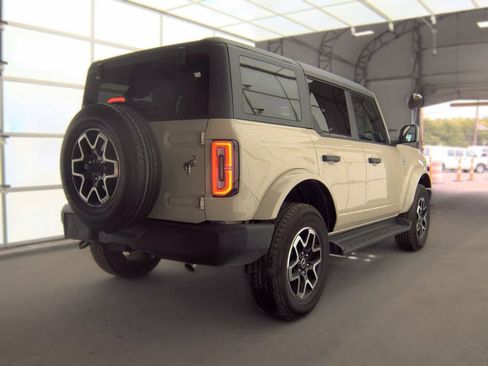 Used 2026 Ford Bronco Outer Banks AWD/4WD image 3