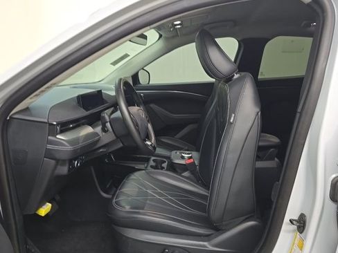 Used 2023 Ford Mustang Mach-E Select image 4