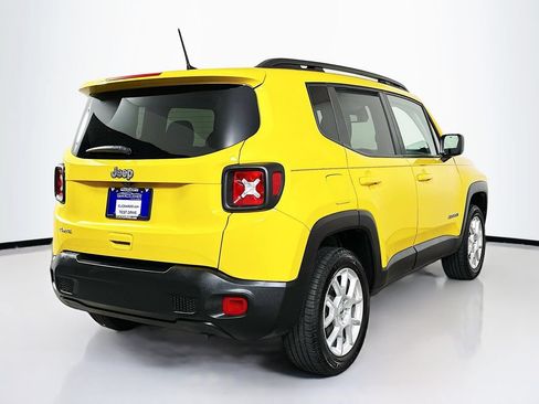 Used 2023 Jeep Renegade Latitude w/ Premium Group AWD/4WD image 7