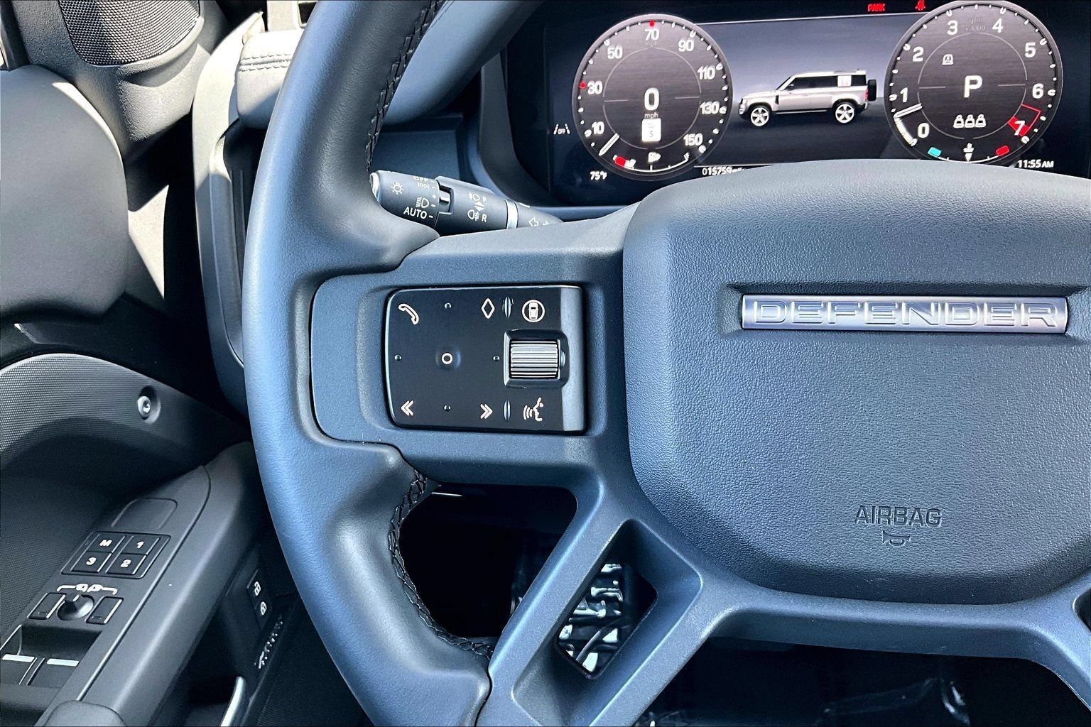 Used 2025 Land Rover Defender 110 X-Dynamic SE AWD/4WD image 18