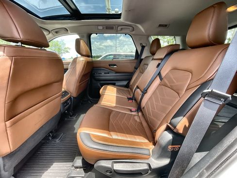 Used 2024 Nissan Pathfinder Platinum w/ Cargo Package FWD image 25