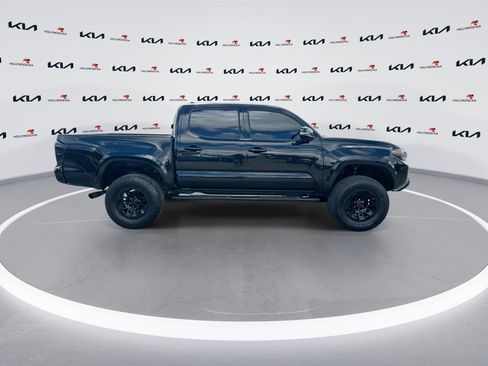 Used 2020 Toyota Tacoma SR5 image 9
