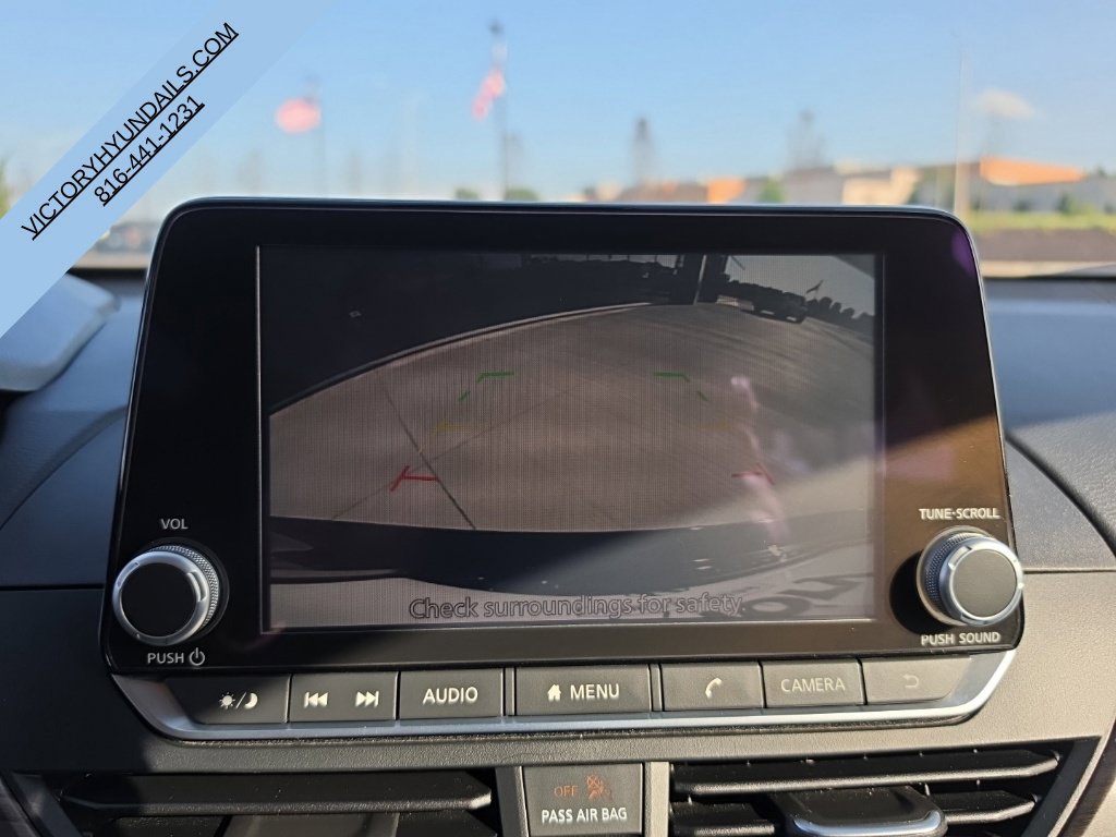 Used 2025 Nissan Altima 2.5 SV FWD image 17