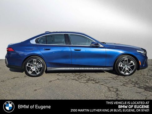 New 2026 BMW 530i xDrive w/ Premium Package image 2
