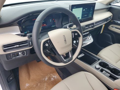 New 2026 Lincoln Corsair Premiere image 12