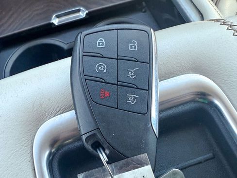 Certified 2021 GMC Yukon Denali w/ Denali Premium Package AWD/4WD image 51