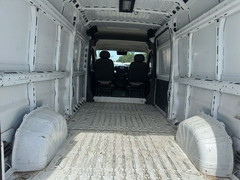 Used 2024 RAM ProMaster 2500 w/ Convenience Group FWD image 14