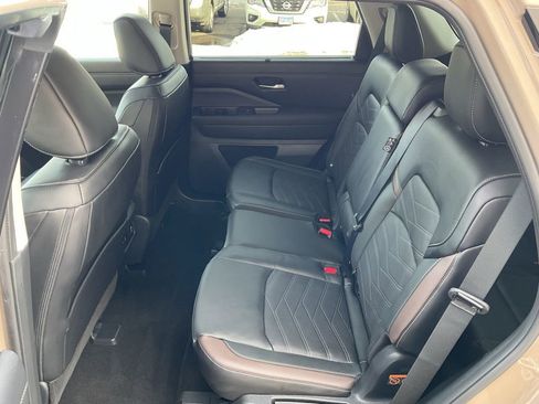 Used 2024 Nissan Pathfinder Platinum w/ Cargo Package AWD/4WD image 22