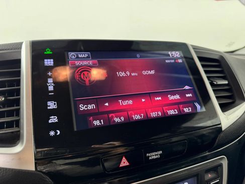 Used 2018 Honda Pilot Touring image 20