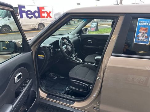 Used 2015 Kia Soul image 8