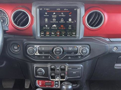Used 2022 Jeep Gladiator Rubicon w/ LED Lighting Group AWD/4WD image 17