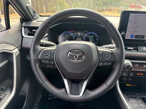 Used 2023 Toyota RAV4 XSE w/ Weather Package image 18