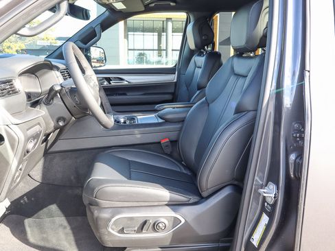 New 2026 Jeep Grand Wagoneer 4WD image 14