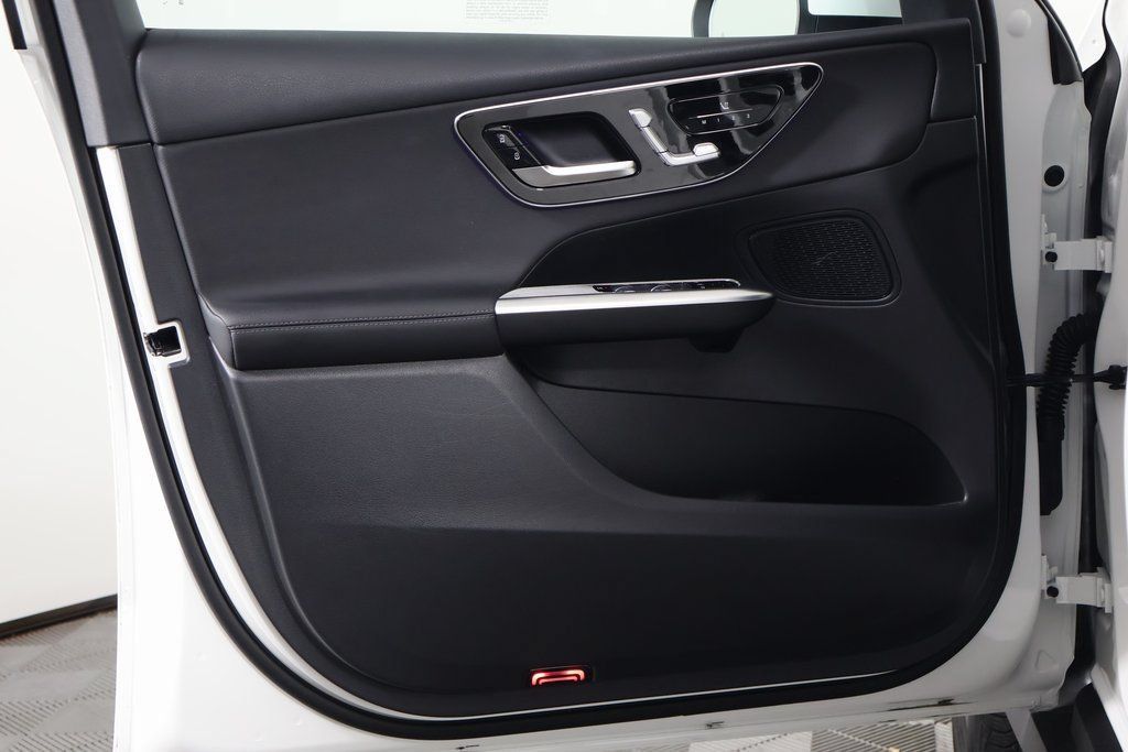 Certified 2026 Mercedes-Benz GLC 300 image 12