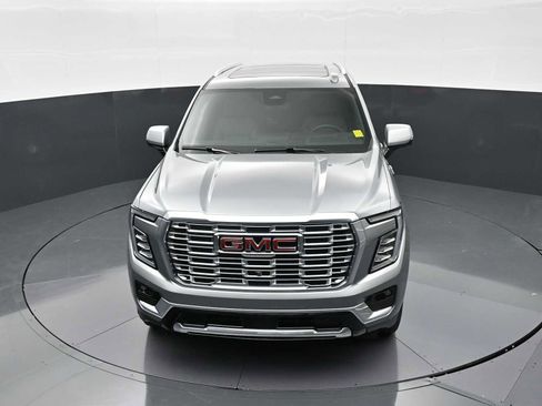 Used 2025 GMC Yukon Denali w/ Denali Reserve Package AWD/4WD image 18