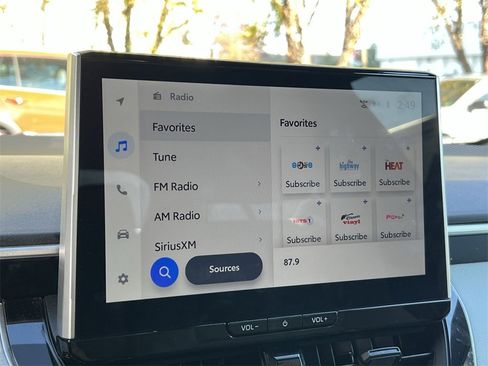 Used 2025 Toyota Corolla SE image 16