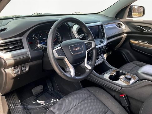 Used 2023 GMC Acadia SLE image 14