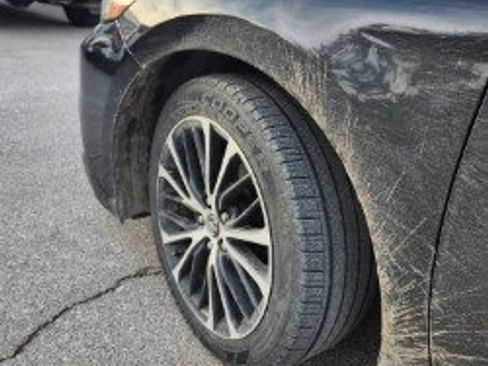 Used 2018 Toyota Camry SE image 7