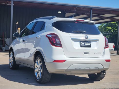 Used 2019 Buick Encore Essence w/ Experience Buick Package FWD image 5