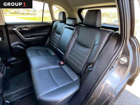 Certified 2022 Toyota RAV4 XLE Premium AWD/4WD image 21