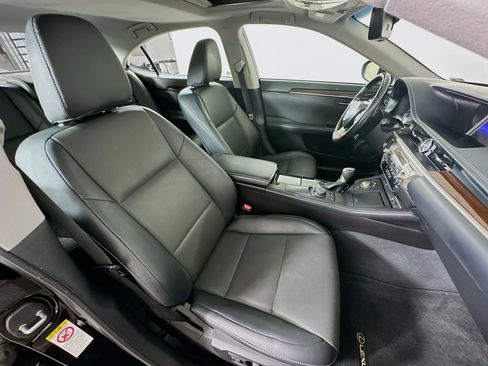 Used 2017 Lexus ES 350 w/ Premium Package image 29