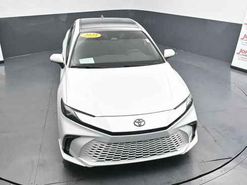 Used 2025 Toyota Camry XSE image 26