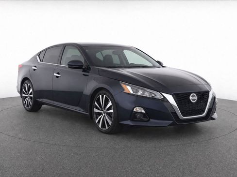 Used 2019 Nissan Altima 2.5 Platinum FWD image 2