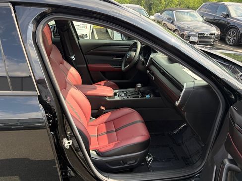 Certified 2025 MAZDA CX-50 AWD 2.5 Hybrid w/ Premium Pkg image 28