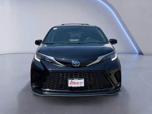 Used 2024 Toyota Sienna XSE w/ XSE Plus Package AWD/4WD image 8