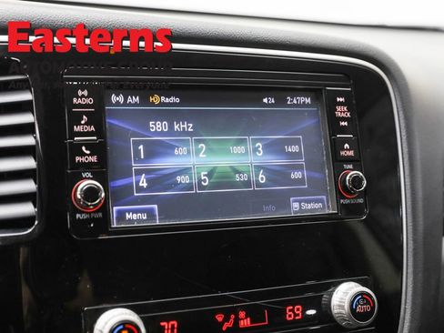 Used 2020 Mitsubishi Outlander ES image 18
